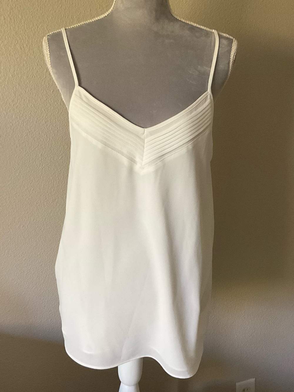 NWOT - 1.STATE Cream V-Neck Pleated Trim Camisole